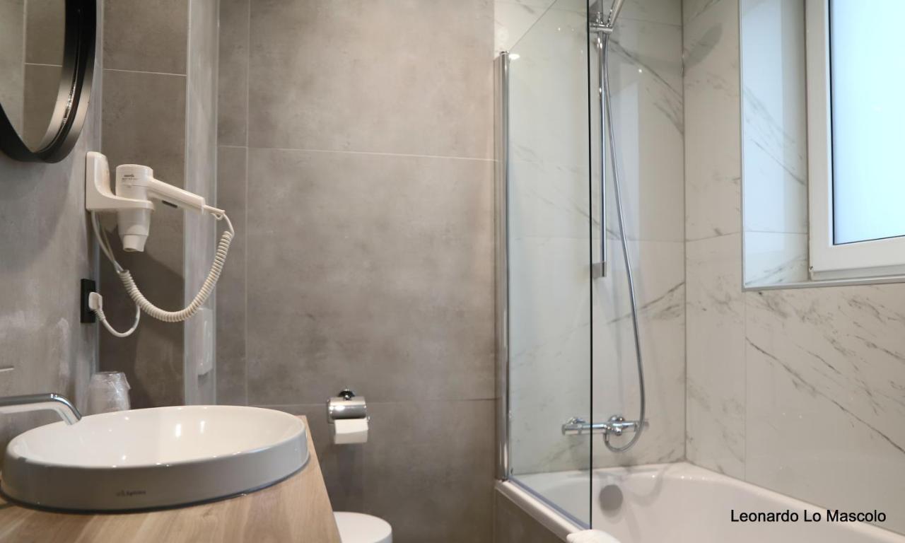 De L'univers Hotel 3*